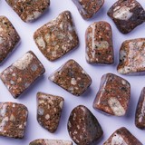 Granite porphyroïde Chakra du coeur - ANAHATA - Calvitie, maux de tête, rhumatisme, fertilité, scepticisme, protection, relations, discrétion, prospérité