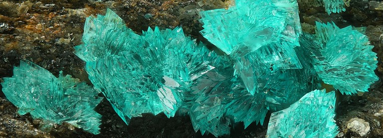 Rarissimes cristaux de turquoise (copyright Stephan Wolfsried)
