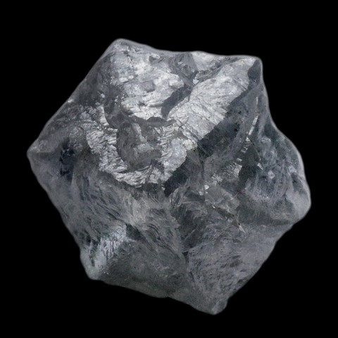 Diamant brut maclé