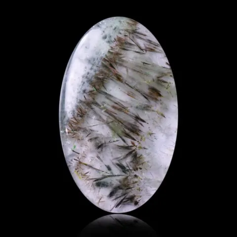 Quartz à piémontite de Tanzanie en cabochon