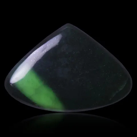 Bowenite de Chine en cabochon