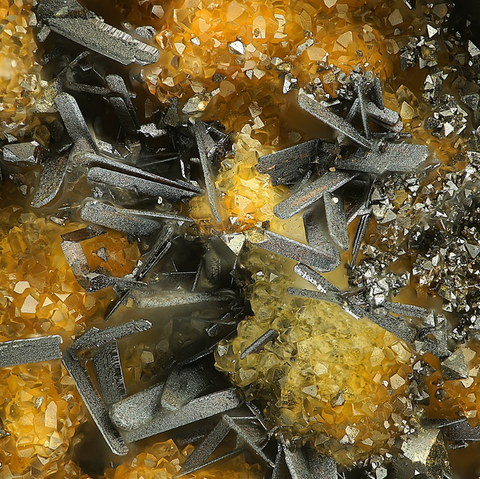 Brackebuschite & descloizite de Venus Mine, Cordoba, Argentine © Stephan Wolfsried