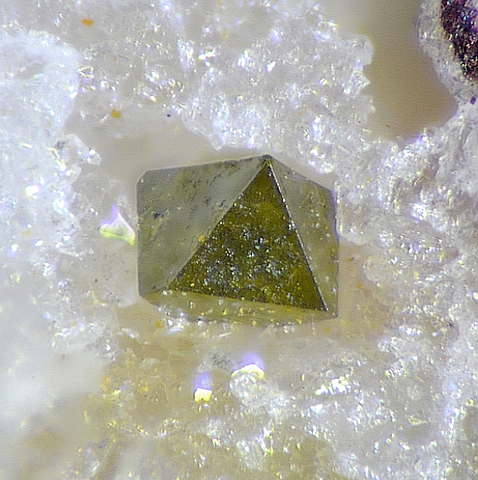 Bromargyrite de Mina Santa Barbara, Andalousie, Espagne © Jean-Claude Dol