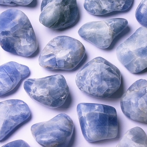 Blue calcite - Third eye chakra - AJNA - Throat chakra - VISHUDDHA - Bones, joints, convalescence, blood pressure, nervous system, stress, relaxation, memory, communication