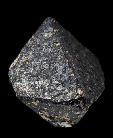 Chromite de Hangha, Kenema District, Eastern Province, Sierra Leone © Rob Lavinsky