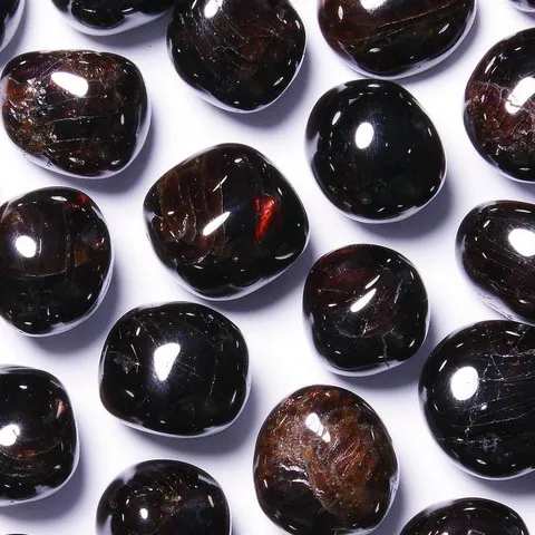 Grenat Chakra racine - MULADHARA - Coeur, circulation sanguine, fatigue, peau, foie, rate, reins, sexe, os, rhumatisme, fractures, dépression, énergie, courage, confiance en soi