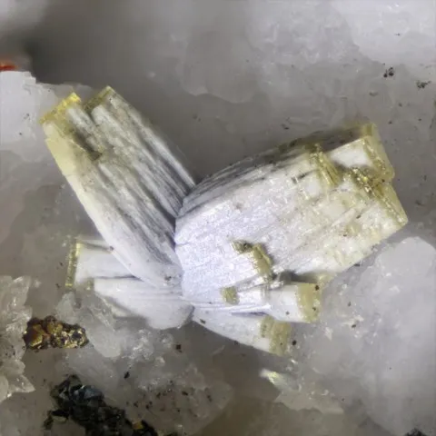 Donnayite de Poudrette Quarry, Mont Saint-Hilaire, Québec, Canada © Jerry Cone