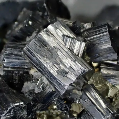 Énargite de Butte, Montana, USA © Daniel Evanich