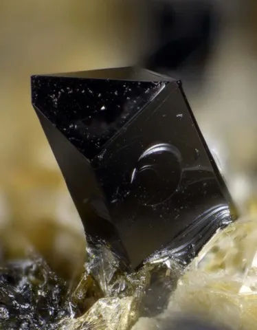 Esseneite de scories de Lapanouse-de-Sévérac, Rodez, Aveyron, France © Pascal Chollet