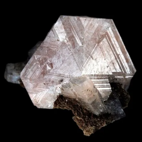 Gmélinite de 2 cm de Two Islands, Nouvelle-Ecosse, Canada © Volker Betz
