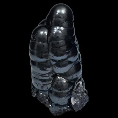 Hétérogénite en stalactite de la Mine de l'Etoile, Katanga, R. D. Congo © Jordy Fabre