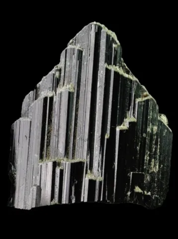 Magnésio-hornblende de Traversella Mine, Piémont, Italie © Fulvio Malfatto