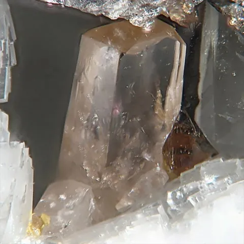 Iimoriite de Trimouns, Luzenac, Ariège, France © Pascale & Daniel Journet