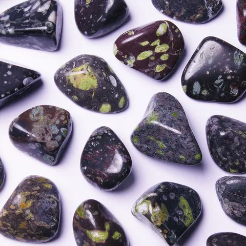 Jaspe fleur de prunier - Chakra racine - MULADHARA - Chakra couronne - SAHASRARA - Stress, sexe, fertilité, muscles, courage, peur, cauchemards, fidélité, espoir