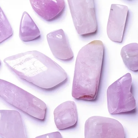 Kunzite Chakra du coeur - ANAHATA - Addictions, coeur, circulation sanguine, anti-douleur, ouïe, yeux, maux de tête, hormones, estomac, digestion, compréhension, tendresse, amour, peur, compassion