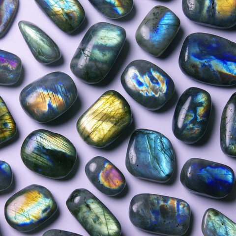 Labradorite Third eye chakra - AJNA - Throat chakra - VISHUDDHA - Stress, hormones, tension, fatigue, digestion, blood circulation, anti-inflammatory, protection, lucidity, intelligence, inspiration, intuition