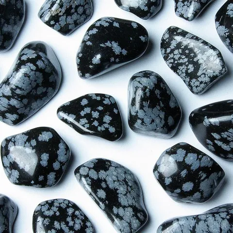 Obsidienne à flocons Chakra racine - MULADHARA - Chakra du troisième oeil - AJNA - Circulation sanguine, yeux, cicatrisation, dépression, vivacité, spontanéité, espoir