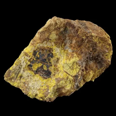 Pitchblende from Chaméane, Puy-de-Dôme, France © Pascal Chollet