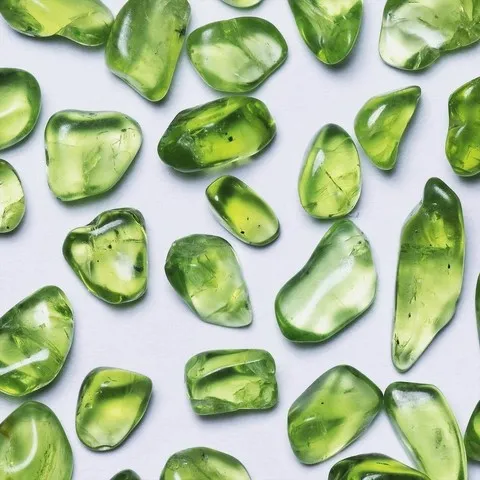 Péridot Chakra du coeur - ANAHATA - Chakra du plexus solaire - MANIPURA - Intestins, anti-inflammatoire, rancune, jalousie, fatigue, confiance en soi, amour