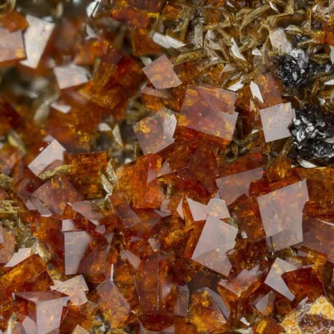 Pétalite de Palelni mine, Momeik, Myanmar © Rob Lavinsky