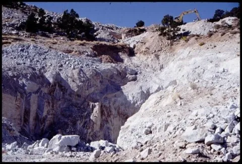 La structure d’un cristal d’émeraude trapiche