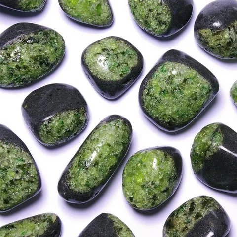 Enclaves de péridotite Chakra du coeur - ANAHATA - Chakra du plexus solaire - MANIPURA - Intestins, anti-inflammatoire, rancune, jalousie, fatigue, confiance en soi, amour