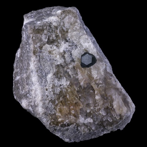 Cristal de boracite sur gangue de Bernburg, Sachsen Anhalt, Allemagne