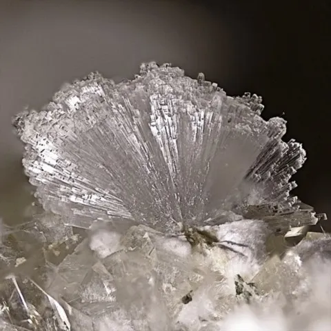 Dachiardite de Tanzenberg, Styrie, Autriche © Volker Betz