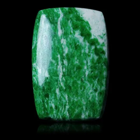 Splendide cabochon de jadéite