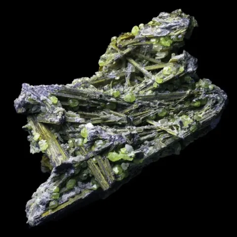 Stibine, soufre et sénarmontite de Xikuangshan Sb deposit, Lengshuijiang Co., Loudi, Hunan, Chine © Rémi Bornet