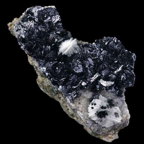 Groutite de Zavalye graphite field, Haivoron district, Kirovohrad Oblast, Ukraine