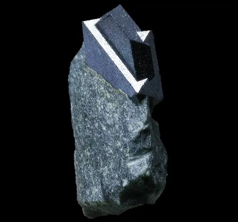 magnétite maclée de Magnétites cubo-octaédrique de Rumpersdorf, Autrich