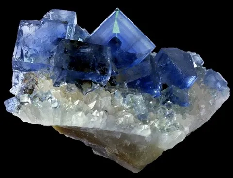 Défaut de Frenkel dans fluorine de La Barre, Puy-de-Dôme, France - Frenkel defect in fluorite