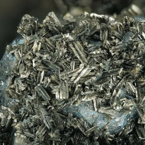 Safflorite de Neuglück Mine, Allemagne © Sephan Wolfsried
