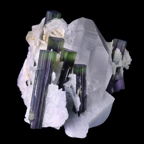 ​Albite sur tourmaline et quartz de Stak Nala, Pakistan