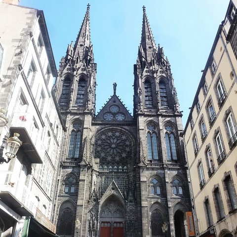 Cathédrale de Clermont-Ferrand en trachyandésite