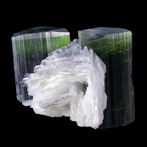 Cleavelandite sur tourmaline de Stak Nala, Pakistan