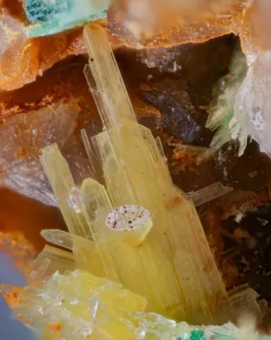 Sabugalite de Entraygues-sur-Truyère, Aveyron, France © Christophe Boutry