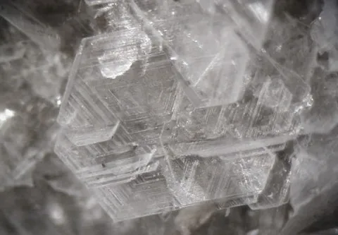 Sassolite de Anna Mine, Cologne, Allemagne © Thomas Witzke