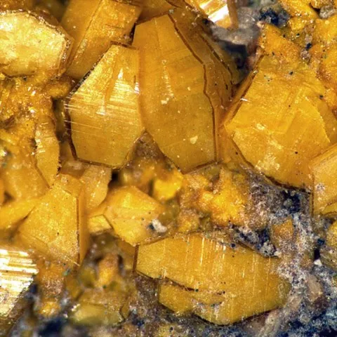 Soddyite de Swambo Hill, Katanga, R. D. Congo © Luigi Chiappino