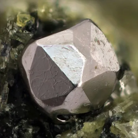 Sperrylite de Broken Hammer, Ontario, Canada © John A. Jaszczak