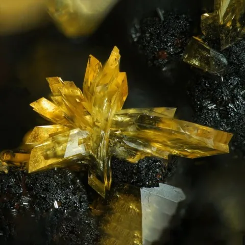 Stewartite maclée de Hagendorf, Allemagne © Stephan Wolfsried