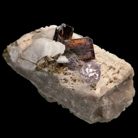 Stibiotantalite de Himalaya Mine, Californie, USA © Rob Lavinsky