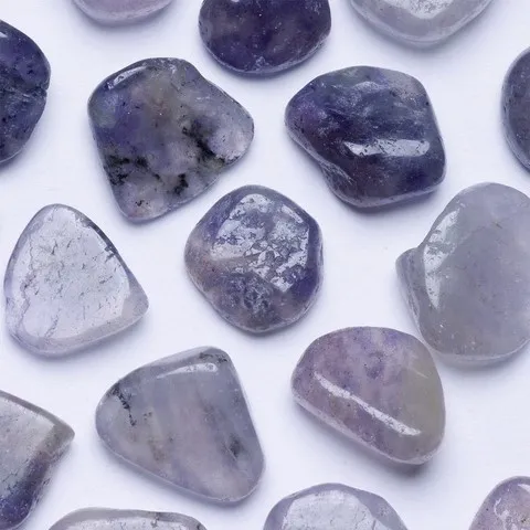 Iolite Chakra couronne - SAHASRARA - Chakra du troisième oeil - AJNA - Chakra du coeur - ANAHATA - Foie, maux de tête, anti-fièvre, estomac, intestins, coeur, reins, sommeil, peur, clairvoyance, intuition