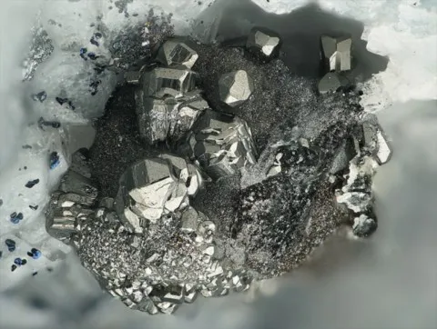 Wittichénite de Clara Mine, Allemagne © Stephan Wolfsried