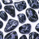 Gabbro Chakra racine - MULADHARA - Chakra du troisième oeil - AJNA - Bouffées de chaleur, système immunitaire, hématomes, entorse, anti-fièvre, humeur, expression