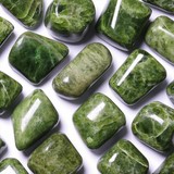 Vesuvianite / idocrase Heart chakra - ANAHATA - Solar plexus chakra - MANIPURA - Sacral chakra - SVADHISHTHANA - Digestion, stress, legs, blood circulation, heart, anger, fear, depression, guilt, love, jealousy