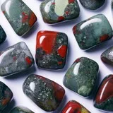 Bloodstone Heart chakra - ANAHATA - Solar plexus chakra - MANIPURA - Root chakra - MULADHARA - Immune system, blood, spleen, liver, kidneys, bladder, intestines, detox, blood circulation, childbirth, hormones, back, insect bites, strength, courage, determination, self-confidence