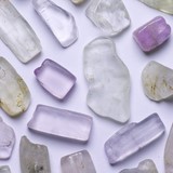 Spodumene Solar plexus chakra - MANIPURA - Heart chakra - ANAHATA - Hearing, eyes, nervous system, bone, fertility, sex, energy, optimism, addictions
