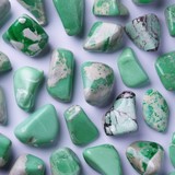 Variscite Heart chakra - ANAHATA - Blood circulation, bones, nervous system, stomach, kidneys, rheumatism, prosperity, hope, understanding, forgiveness, courage